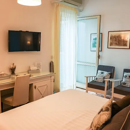 La Reginella מלון 2*