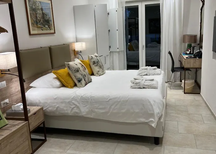 Отель La Reginella