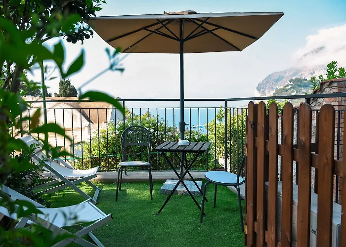 Отель La Reginella